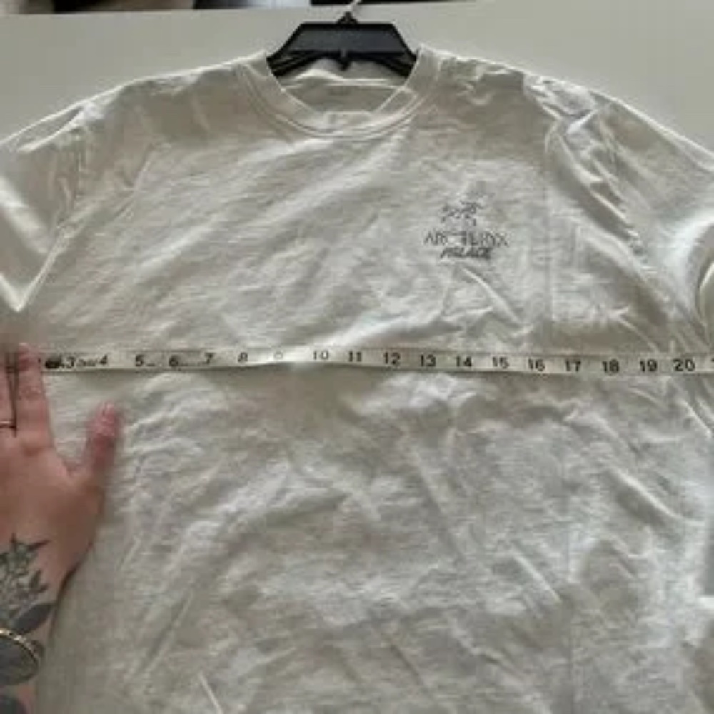 Palace Arc’teryx Tee Shirt White Grey Men’s L Tri Logo - Picture 4 of 5